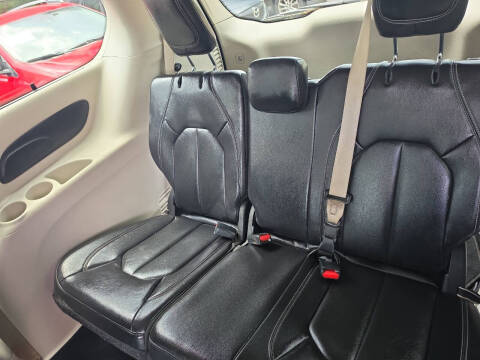 2022 Chrysler Pacifica Touring L