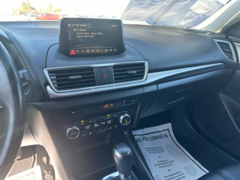 2017 Mazda MAZDA3 Touring