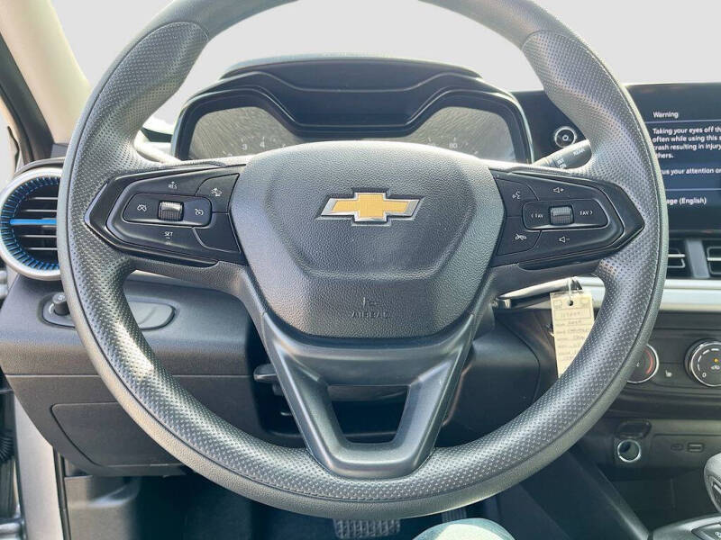 2025 Chevrolet Trax LS