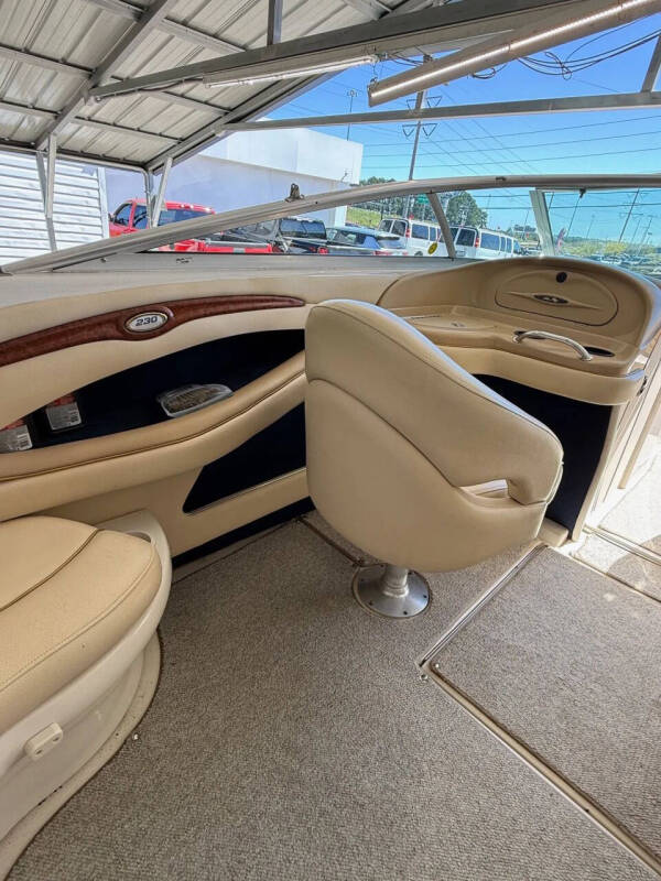 2001 Sea Ray 230