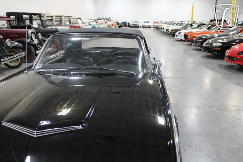 1962 Ford Thunderbird