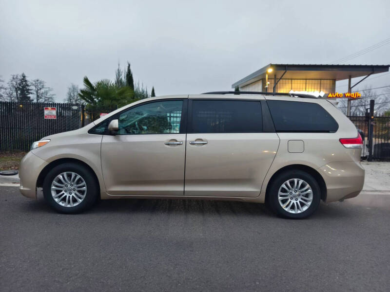 2011 Toyota Sienna