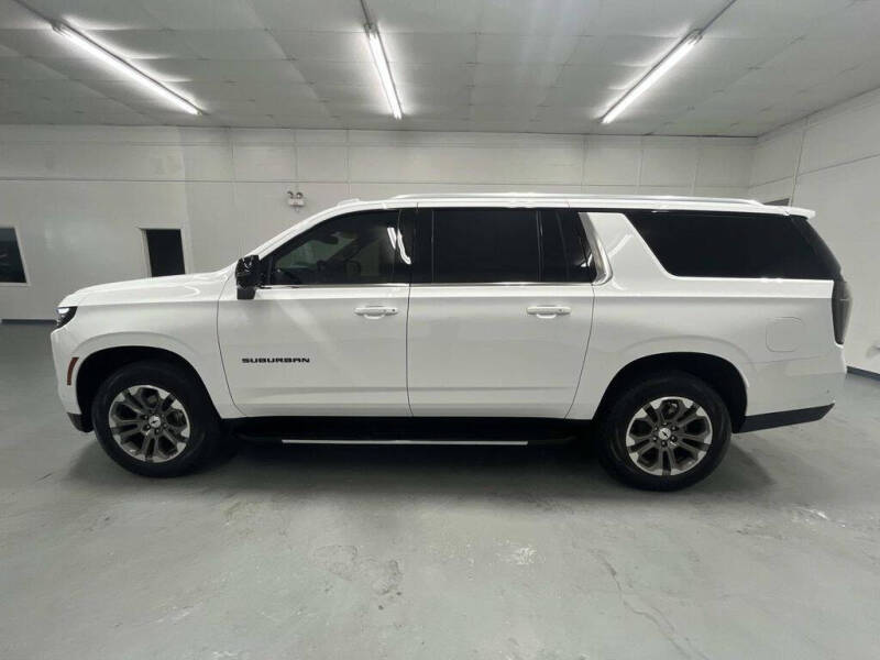 2025 Chevrolet Suburban LT