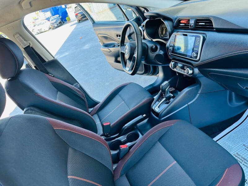 2020 Nissan Versa SR