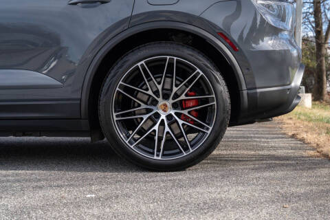 2025 Porsche Macan 4S Electric