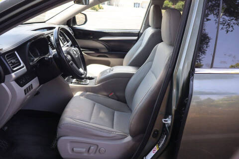 2017 Toyota Highlander LE Plus