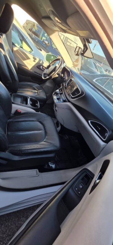 2020 Chrysler Pacifica Touring L