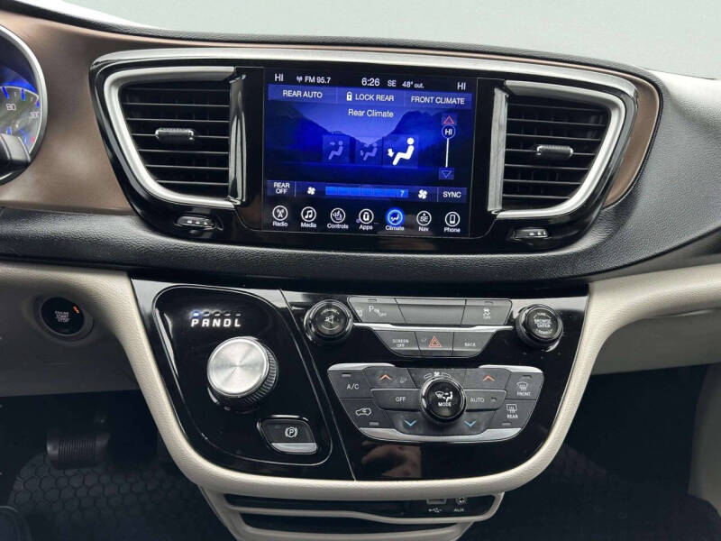 2017 Chrysler Pacifica Touring Plus