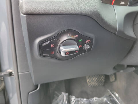 2012 Audi Q5 3.2 quattro Premium Plus