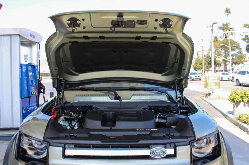 2021 Land Rover Defender 110 SE