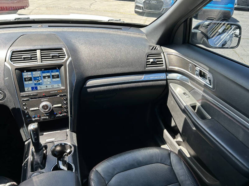 2017 Ford Explorer Sport