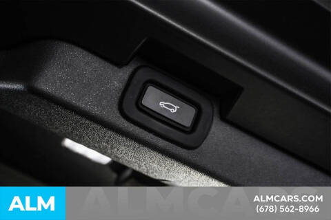 2022 Land Rover Discovery P300 S R-Dynamic