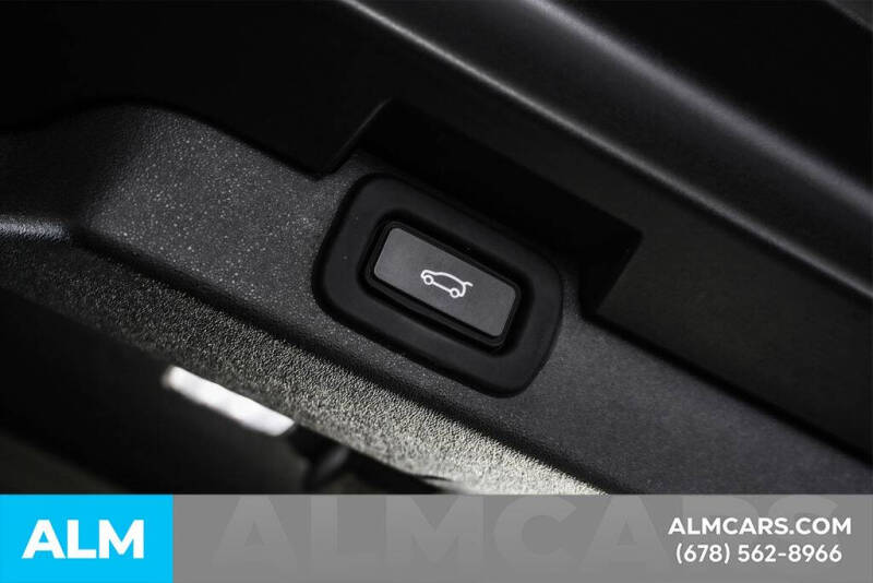 2022 Land Rover Discovery P300 S R-Dynamic