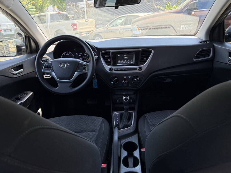 2019 Hyundai Accent SE