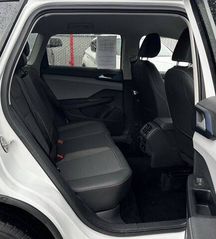 2024 Volkswagen Taos SE 4Motion