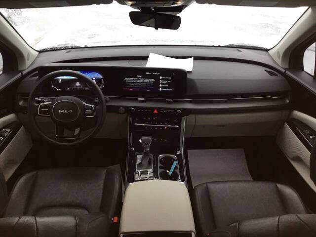 2024 Kia Carnival SX