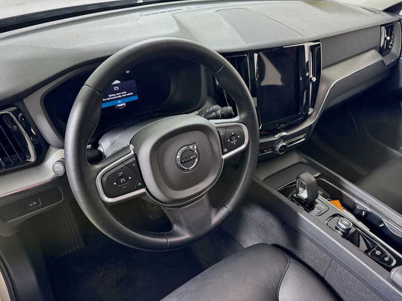 2025 Volvo XC60 B5 Core Dark Theme