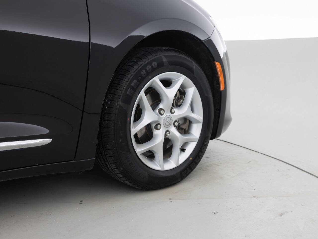 Used Car 2017 Chrysler Pacifica  Touring L 4dr Mini Van For Sale Under $15,000 In Coal City, Illinois