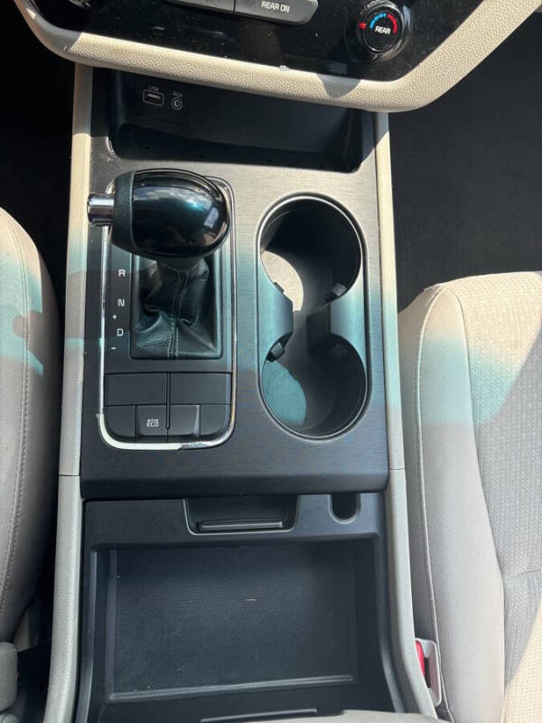 2017 Kia Sedona LX