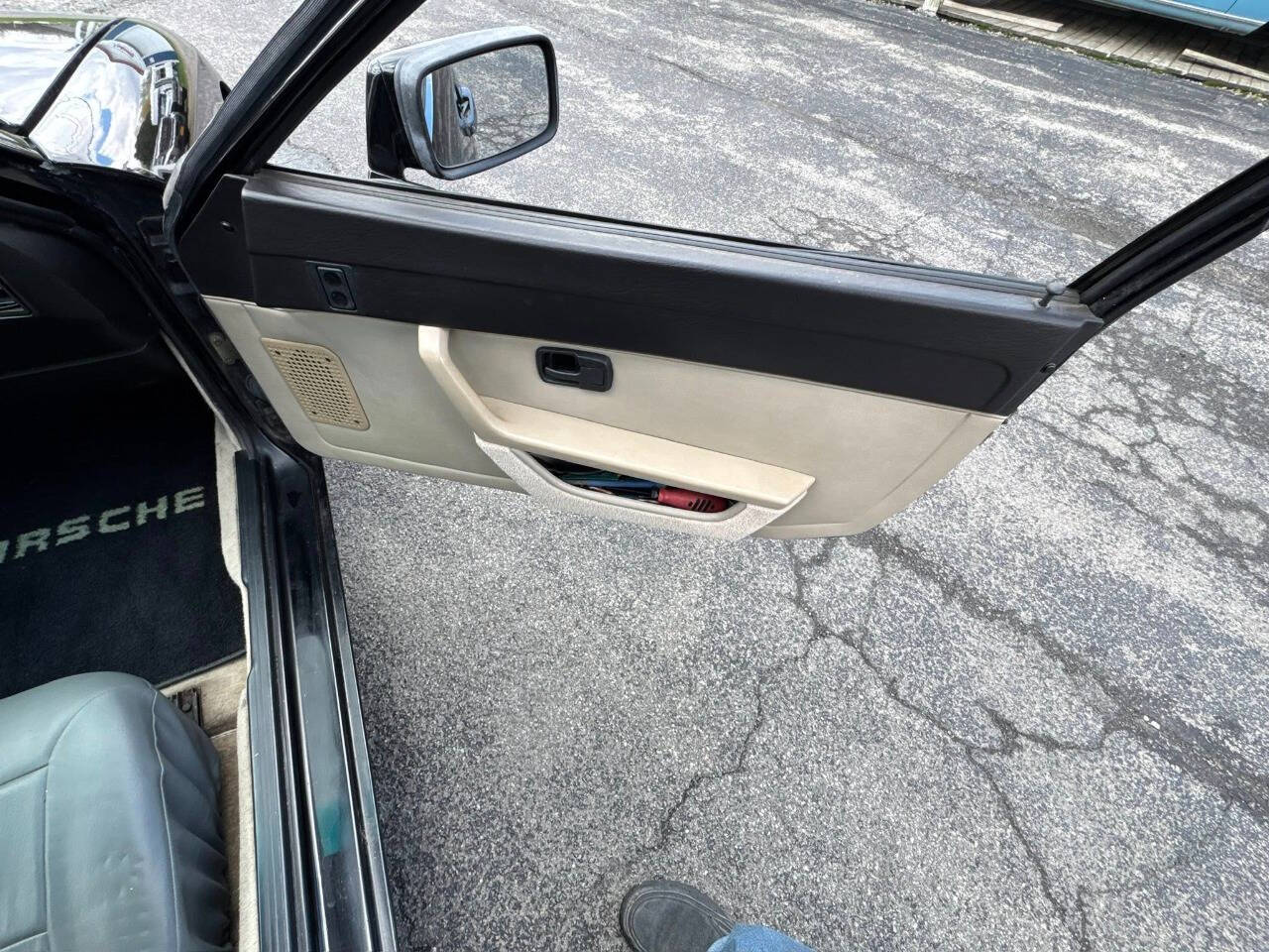 1987 Porsche 924 9