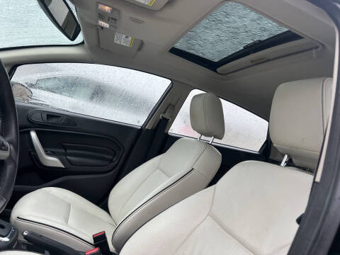 2011 Ford Fiesta SES