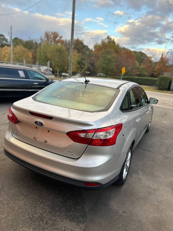 2014 Ford Focus SE photo 6