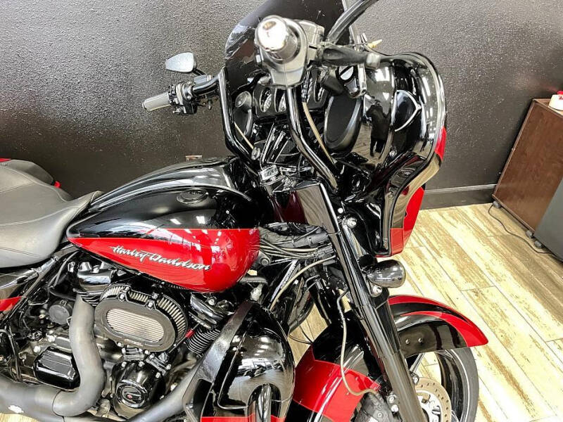 2017 Harley-Davidson CVO Street Glide * SCREAMIN EA