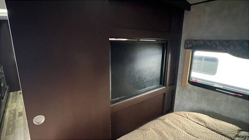 2016 Winnebago Ultralite