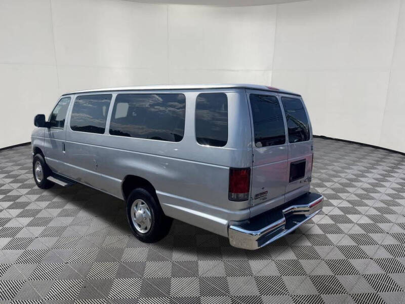 2012 Ford E-Series E-350 SD XLT
