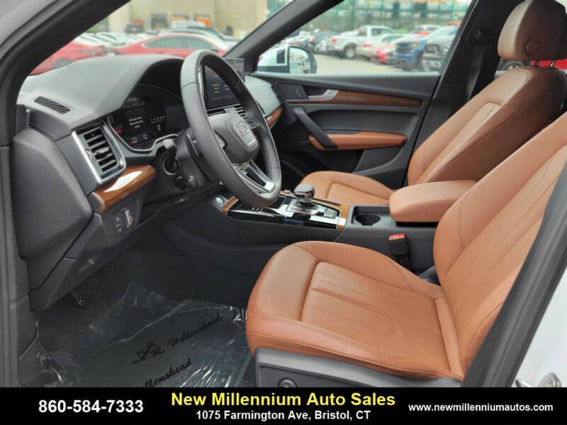 2025 Audi Q5 quattro Premium 40 TFSI