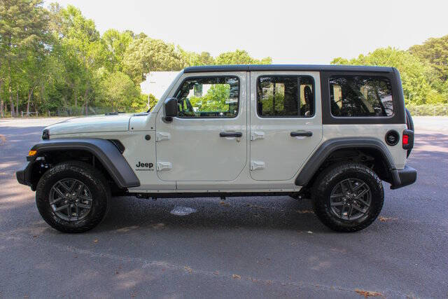2025 Jeep Wrangler Sport RHD