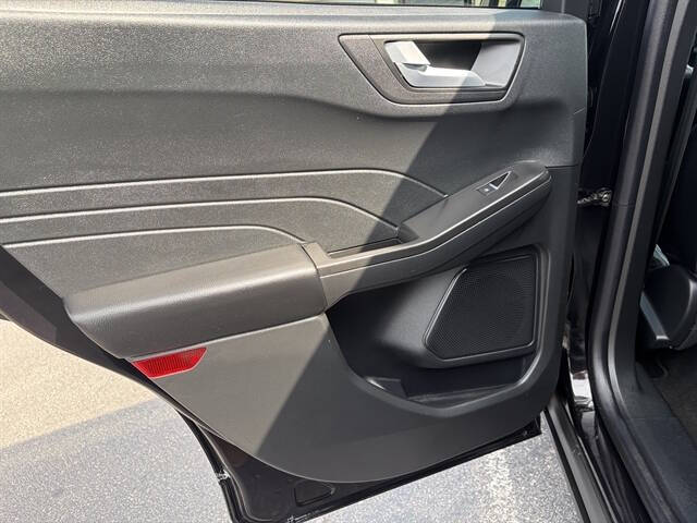 2025 Ford Escape Platinum