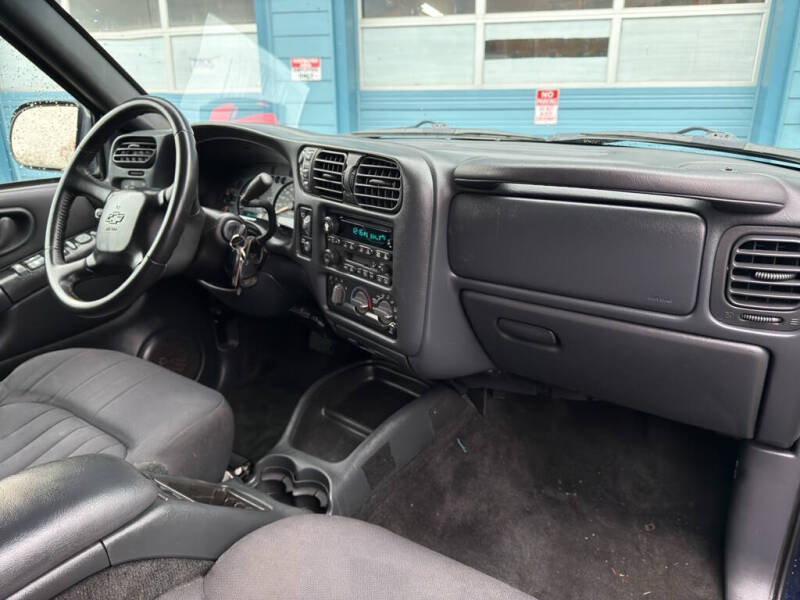 2004 Chevrolet Blazer LS