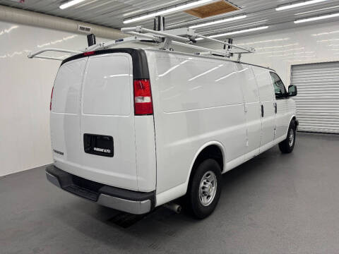 2023 Chevrolet Express 3500