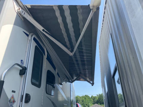 2017 Lance Camper M-1995