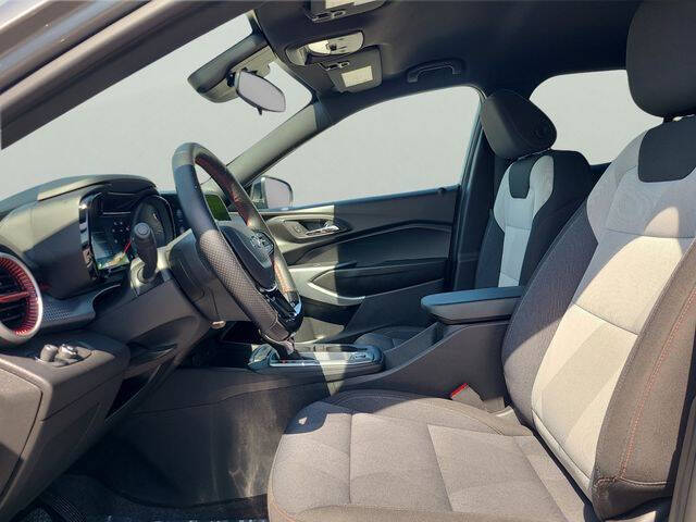2025 Chevrolet Trax RS