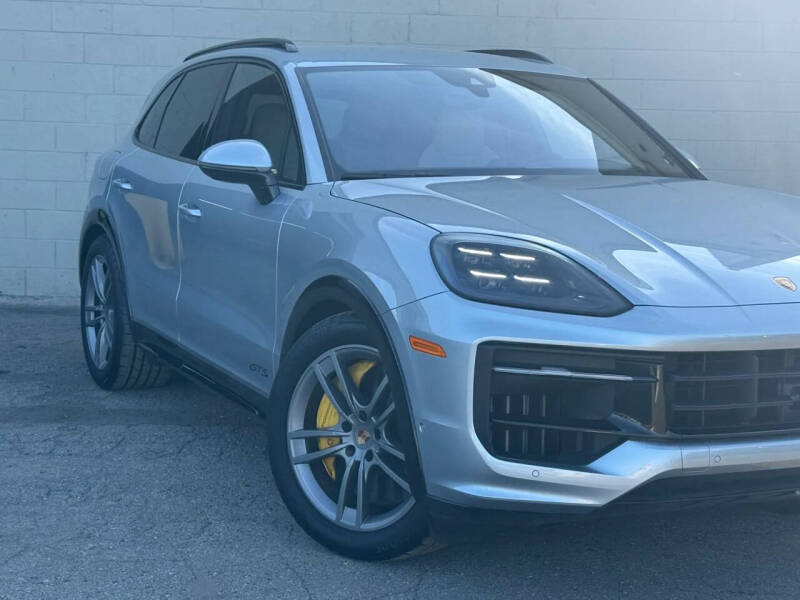 2025 Porsche Cayenne GTS