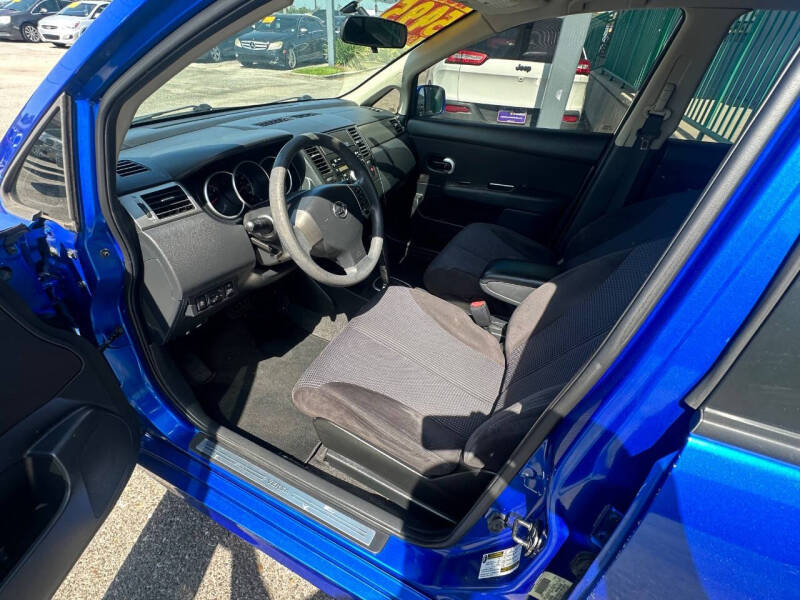 2011 Nissan Versa 1.8 S