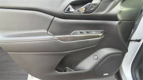 2017 GMC Acadia SLE-2