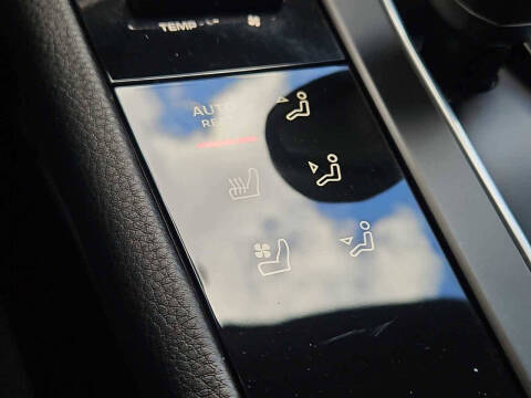 2025 Porsche Macan T