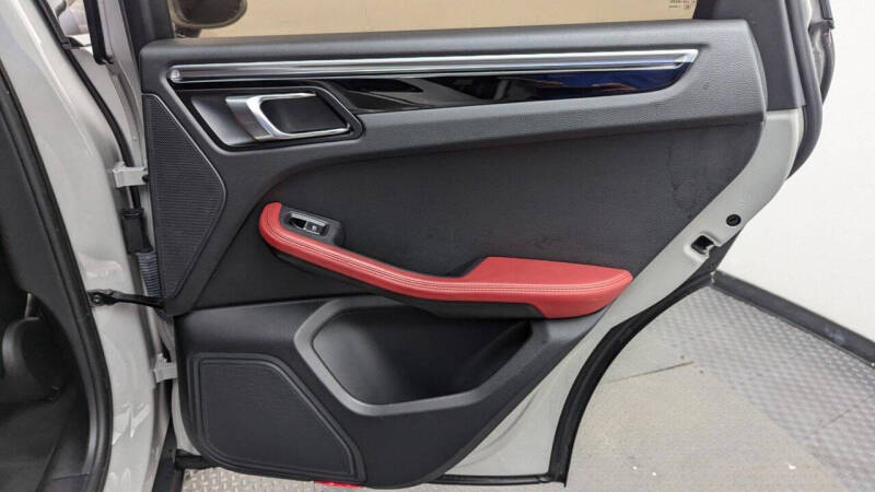 2021 Porsche Macan S