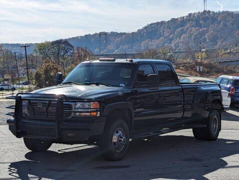2002 GMC Sierra 3500 for sale at Seibel's Auto Warehouse in Freeport PA