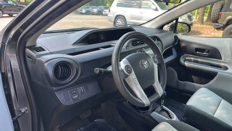 2013 Toyota Prius c