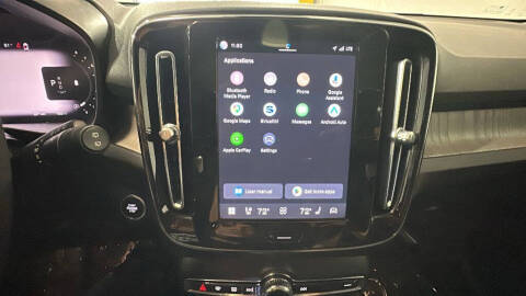 2023 Volvo XC40 B5 Plus Bright Theme