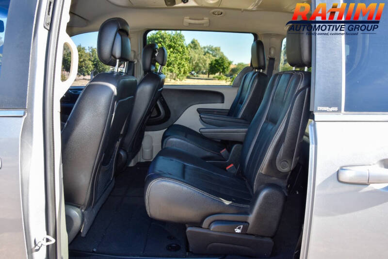 2014 Chrysler Town and Country Touring