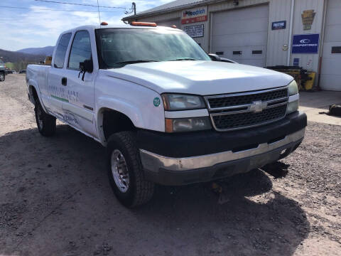 2005 Chevrolet Silverado 2500HD for sale at Troy's Auto Sales in Dornsife PA