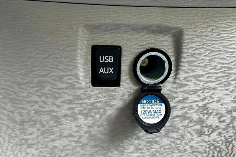 2012 Toyota Sienna LE 8-Passenger