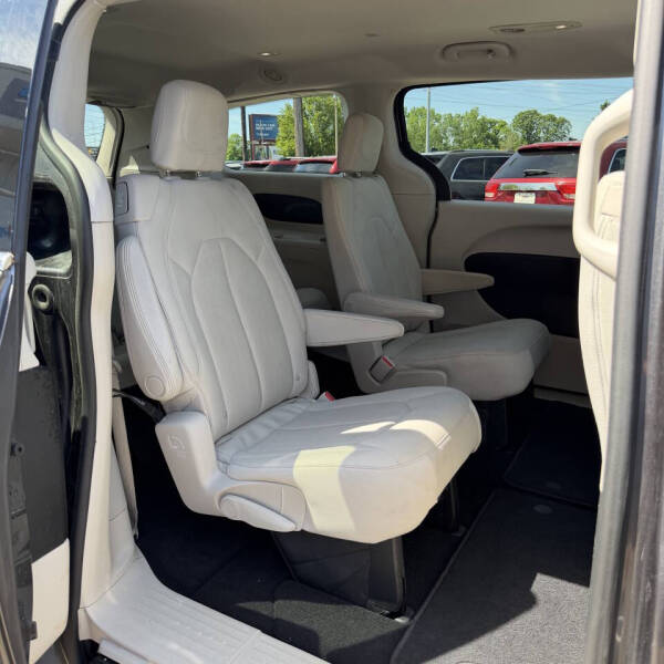 2017 Chrysler Pacifica Touring