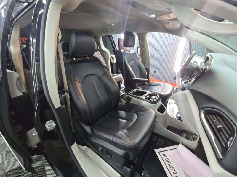2018 Chrysler Pacifica Touring L Plus