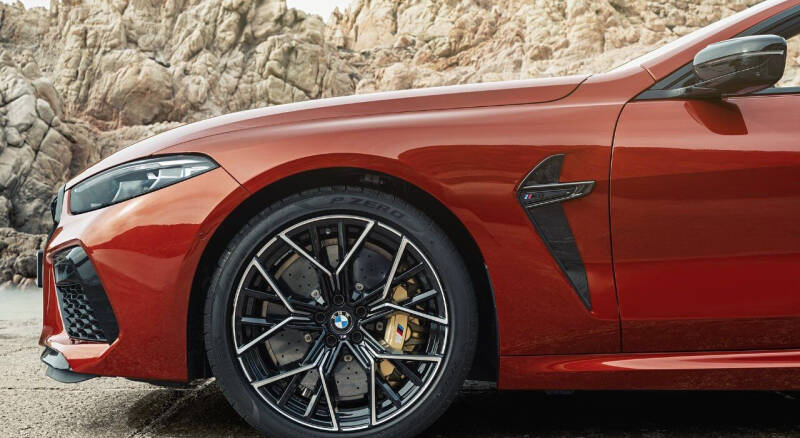 2020 BMW M8